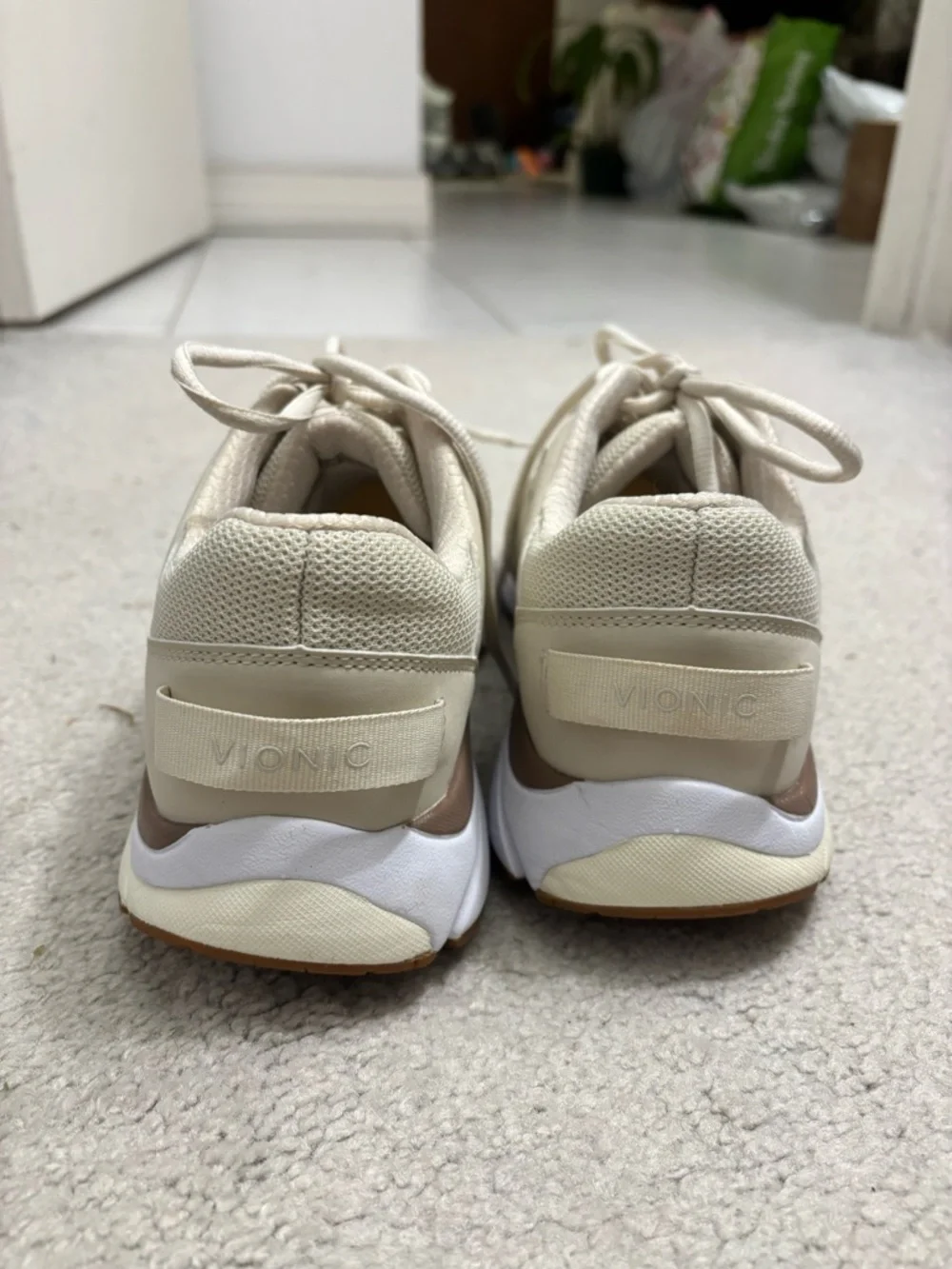 Vionic “Paige” sneakers - Picture 4 of 8